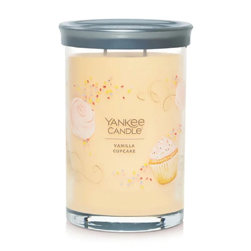 Yankee Candle : Signature Large Tumbler Candle in Vanilla Cupcake